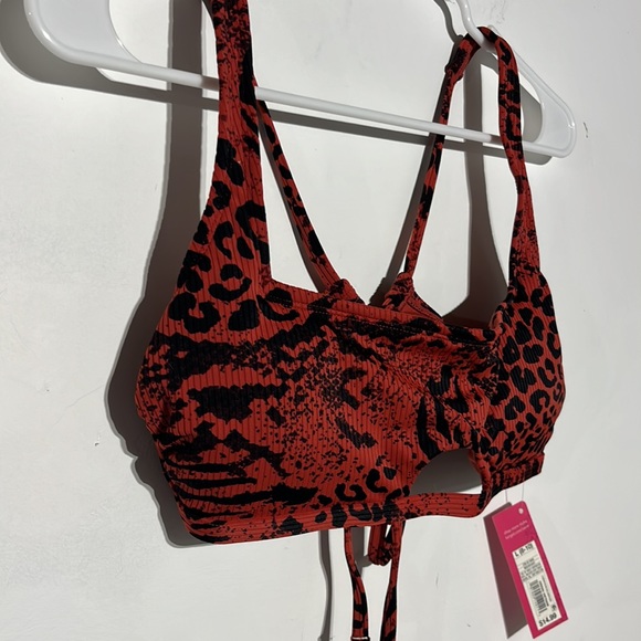 NEW Xhilaration Juniors Red Animal Print Bikini Top Size L (8-10) - Picture 2 of 7